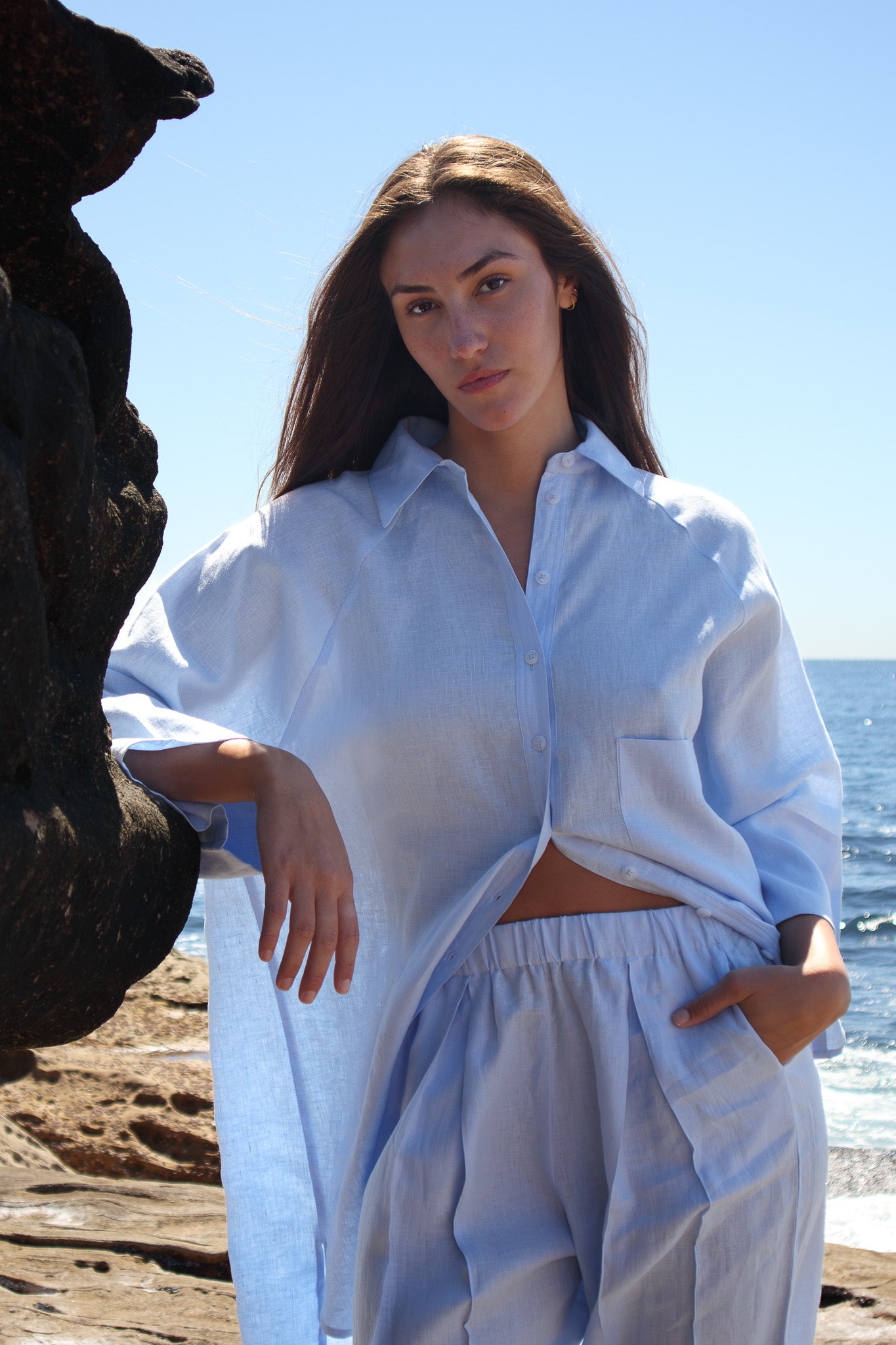 Close up of the Oceanic Shirt in sail boat showing collar and relaxed silhouette